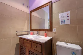Appartement Design & Rénové Balcon 10m Ramblas à pied WIFI + Parking - Image 3