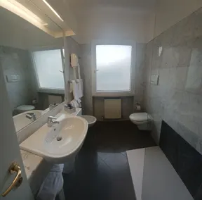 Hotel Excelsior Bay - Image 3