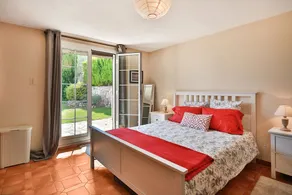 Provencal villa located in serene setting with panoramic views, sleeps 12 - Image 4