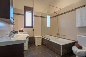 All season-sun villa, private pool,near amenities - Image 3
