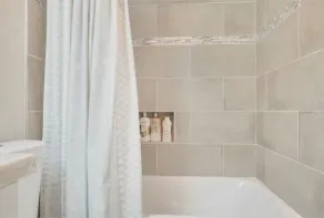 PROMO 10% WEEKLY AND 15% MONTHLY OFF Naperville/Aurora, King Bed, Fenced Yard! - Image 4