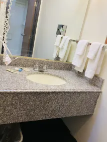 Luxury Inn - Image 3
