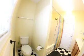 Pet friendly Leeward Cottage: Only a Few Steps to the Beach - Image 4