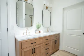 Spacious Getaway – Hot Tub, Big Yard, Near Beach, pet friendly, Great for All! - Image 3