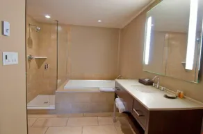 Suite élégante + piscine extérieure chauffée | 5 minutes du centre-ville de Whistler - Image 4
