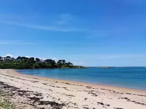 Maison Bord de Mer, Dans un Écrin de Verdure - Image 4