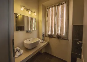 CHARMING VILLA IN THE HEART OF CHIANTI - Image 2