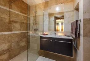 Private Villa with Indoor Heated Jacuzzi - Image 2
