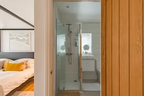 Little Beach House by Bloom Stays -  a holiday let that sleeps 8 guests  in 3 bedrooms - Image 4