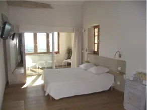 Characteristic stone house - Image 3