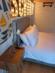Scrummy Cabin - Deluxe with courtyard view - Image 3