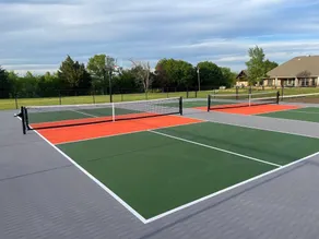 Pool,Pickle ball Courts , Sleeps Lrg Grp, Hot tub , Sauna Minutes from Lake - Image 3