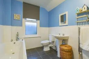 Quaint fisherman’s cottage tucked away in a quite Deal street - Image 3