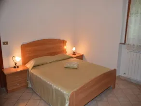 Overkommelig villa med privat halvsynt pool og have i nærheden af Sarnano - Image 5