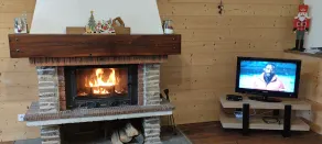 Authentic Jura farmhouse with a fireplace. All charges included - Image 2