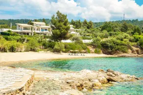 Luxury Beach Villa with an Infinity Pool - Image 3