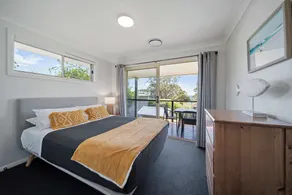 Days By The Bay at Hyams Beach - Image 5
