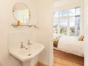2 bedroom accommodation in Braunton, near Barnstaple - Image 4