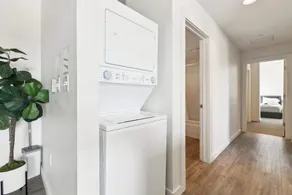 Stay in the Heart of Downtown! - Image 2