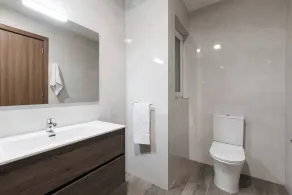 Cosy Mellieħa apartment just steps from the beach with sea views, terrace, 3 bedrooms & 3 bathrooms—perfect for families, friends, or business stays. - Image 5