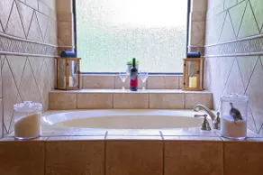 VRBO HOME AWAY Paradise Getaway House- With Pool and Hot Tub! - Image 4