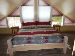 Very Private Cabin Nestled in the Pines with Awesome Views - Image 3
