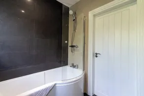 Bagworth House - Spacious 4BR Bungalow in Leicestershire - Image 3