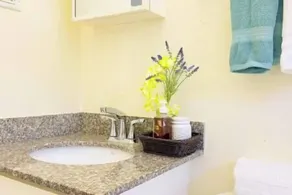 3BR*Near Beach | Airport Shuttle | Pools | Tennis🌴 - Image 3