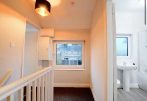 House - Sleeps 4-6 - Parking - Pet friendly - Image 3