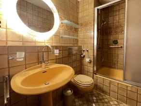 2-room apartment in the NAUTILUS building, with a direct view of the lake - Image 2