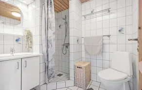 5 Bedroom Accommodation in Ebeltoft - Image 3