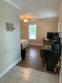 Large Private Room & Bathroom - Image 2