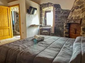 Favisi Rooms - Image 3