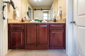 Bright, Spacious Plymouth 4BR - Walk to DT! - Image 5