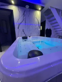 ❤️Suite with Jacuzzi privé❤️ 20min from Fontainebleau - Image 5