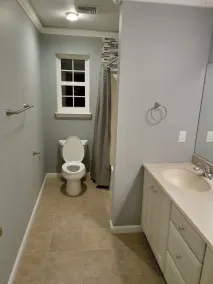 6 bedroom colonial house - Image 4