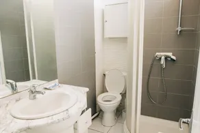 Rooftop Seafront Apartment with Sea View, Wi-Fi, and Air Conditioning - Image 2