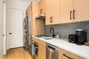 Great Value! Comfy Classy Casita! Kitchen & W/D - Image 5