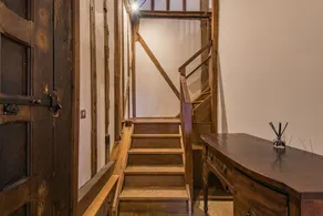 The Canterbury Barn by Bloom Stays - large barn sleeping up to 20. Ideal for hen parties - Image 2