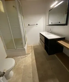 Group gite sleeps 25 on a farm with private pool - Image 4