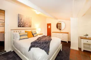 Willunga Cottage- Sleeps 6 Pool - Image 5