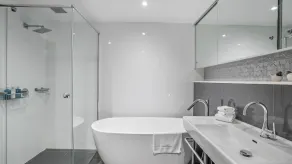 Byron Marvel - Luxury Byron Bay Penthouse Holiday Rental with Balcony, 4 Bedrooms, - Image 2