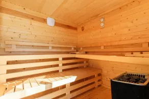 Modern egendom med otrolig utsikt och uppvärmd saltvattenpool - Image 2