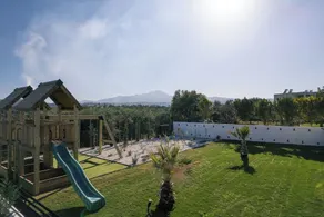Macaw Luxury Residence, daily housekeeping included! - Image 4