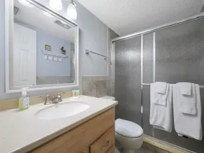 Insel entkommen! unit 115 Renovierte Wohnung direkt am Strand! Nur wenige Schritte vom Strand und Pool entfernt - Image 2
