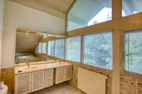 Contemporary villa with pool, spa and sauna in the heart of unspoilt nature - Image 3
