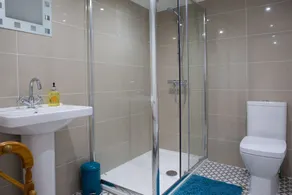 A spacious cosy one bedroom flat - Image 4