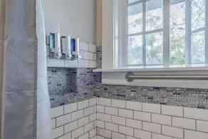 The Leinkauf Beauty-Modern Amenities, Local Charm! - Image 5