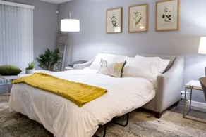 NEW! King Bed, 600mbps +4K TVs in the Garden Apt - Image 3
