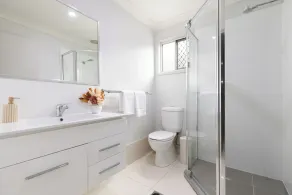 Smart Suites Self Check-in Apartments - Freney Park - Image 2
